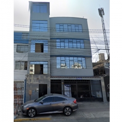 Alquiler de local comercial en Av. Canada
