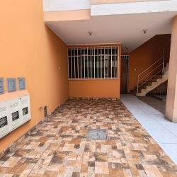 Departamento 1er piso + Cochera