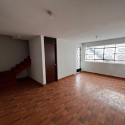 VENDO CASA DE 3 DPTOS.+ AZOTEA URB. LAS MALVAS CALLAO