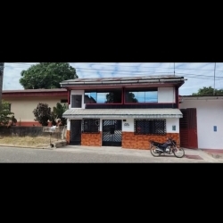 SE VENDE CASA YURIMAGUAS 