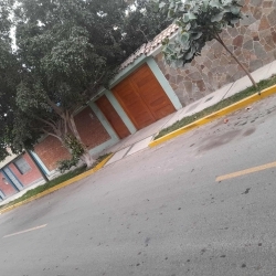 CASA DE 2 PLANTAS EN VENTA -CHINCHA