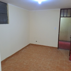 AA Habitaciones con baño cerca est naranjal - TAHUANTINSUYO 