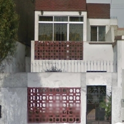 SE VENDE HERMOSA CASA COMO TERRENO EN LINCE