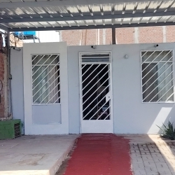 SE VENDE CASA  EN PIMENTEL - CHICLAYO 