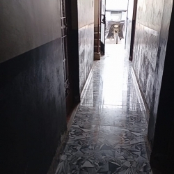 Se alquila habitaciones en el primer, segundo y tercer piso