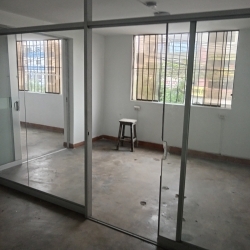SE ALQUILA ESPACIO COMERCIAL EN SAN LUIS 220 m²